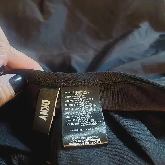 DKNY Women's One Piece Tummy Control Halter Neckline Swimsuit Size Large - Picture 9 of 9